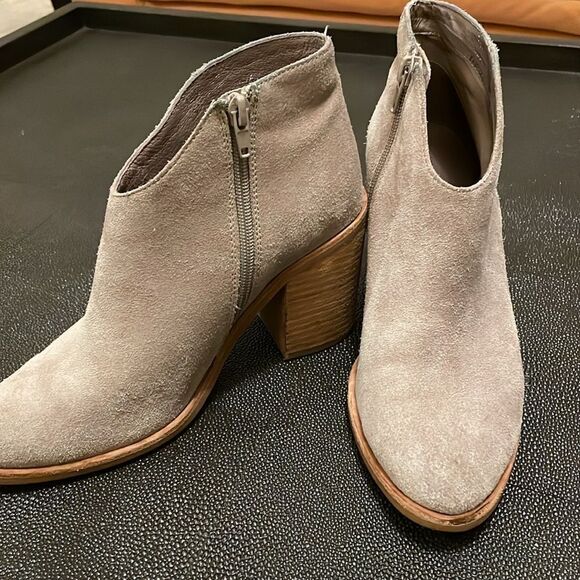 Jeffrey Campbell Heel Ankle Boots size 6.5 - Picture 3 of 9